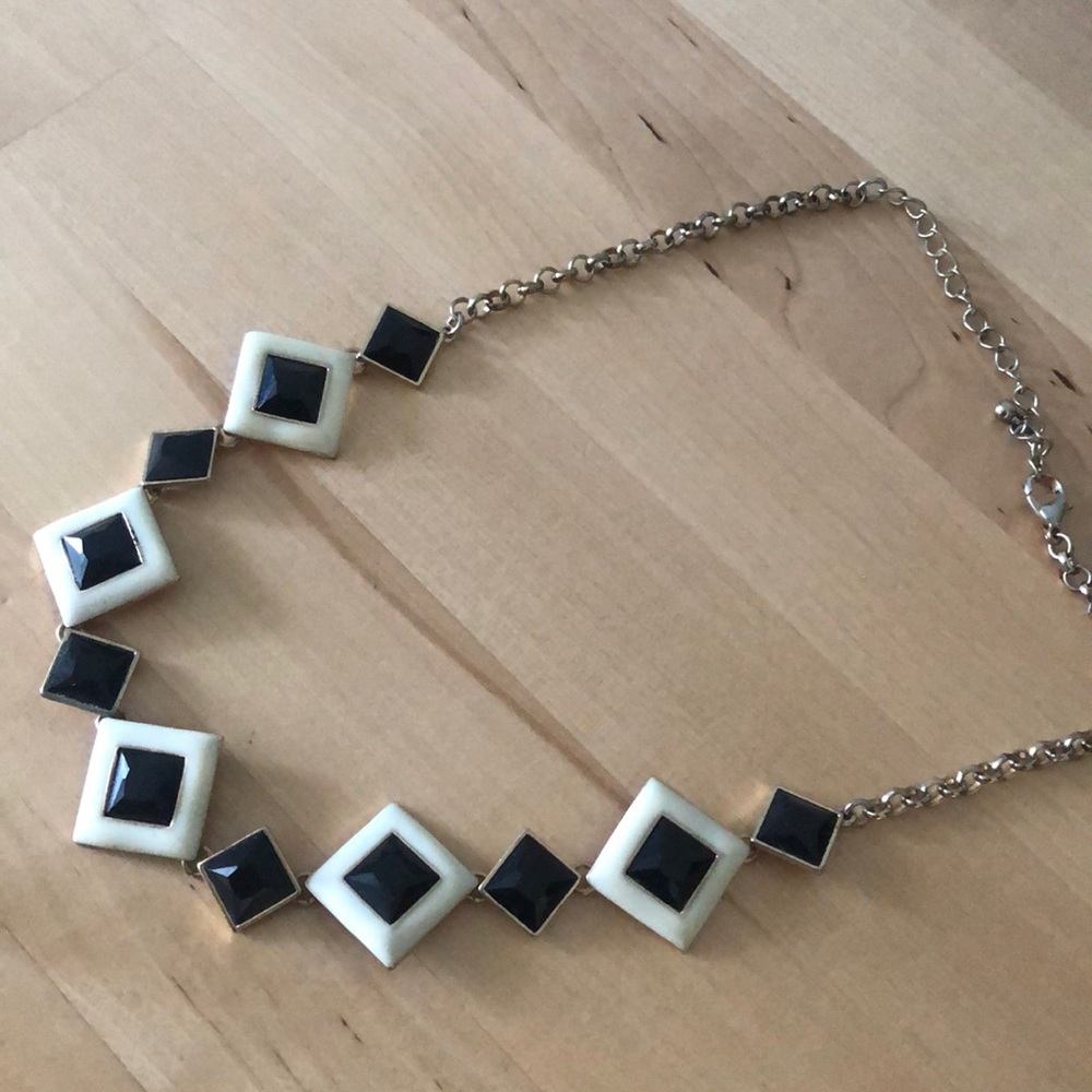 Black and white accent necklace